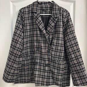 Black and Gray Plaid Blazer with Notched Lapels
